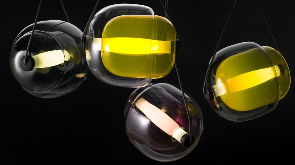 Verkapselte Glaskunst: die neue Pendelleuchte von Lucie Koldova für den tschechischen Hersteller Brokis