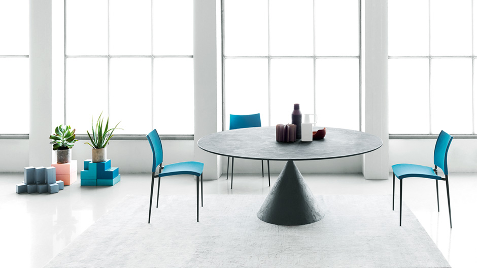 Ausbalancierte Eruption: der Tisch des britischen Designers Marc Krusin