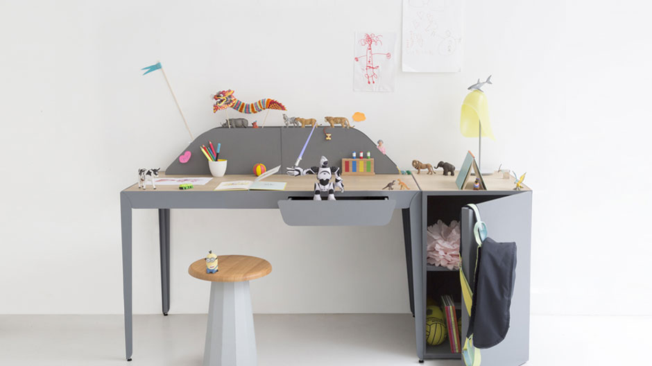 Grau ist das neue Schwarz: Schreibtisch von Constance Guisset