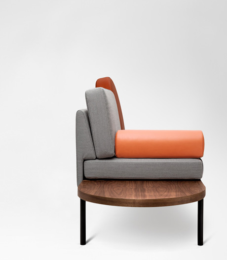 Klare Kante, weiche Polster: Das Designduo Pool hat für Petite Friture ein modulares Sitzmöbelsystem entwickelt