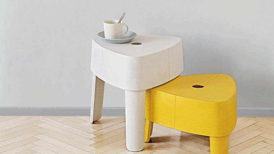 Kompakter Hybrid: stapelbare Tisch-Hocker-Kombination von Ineke Hans