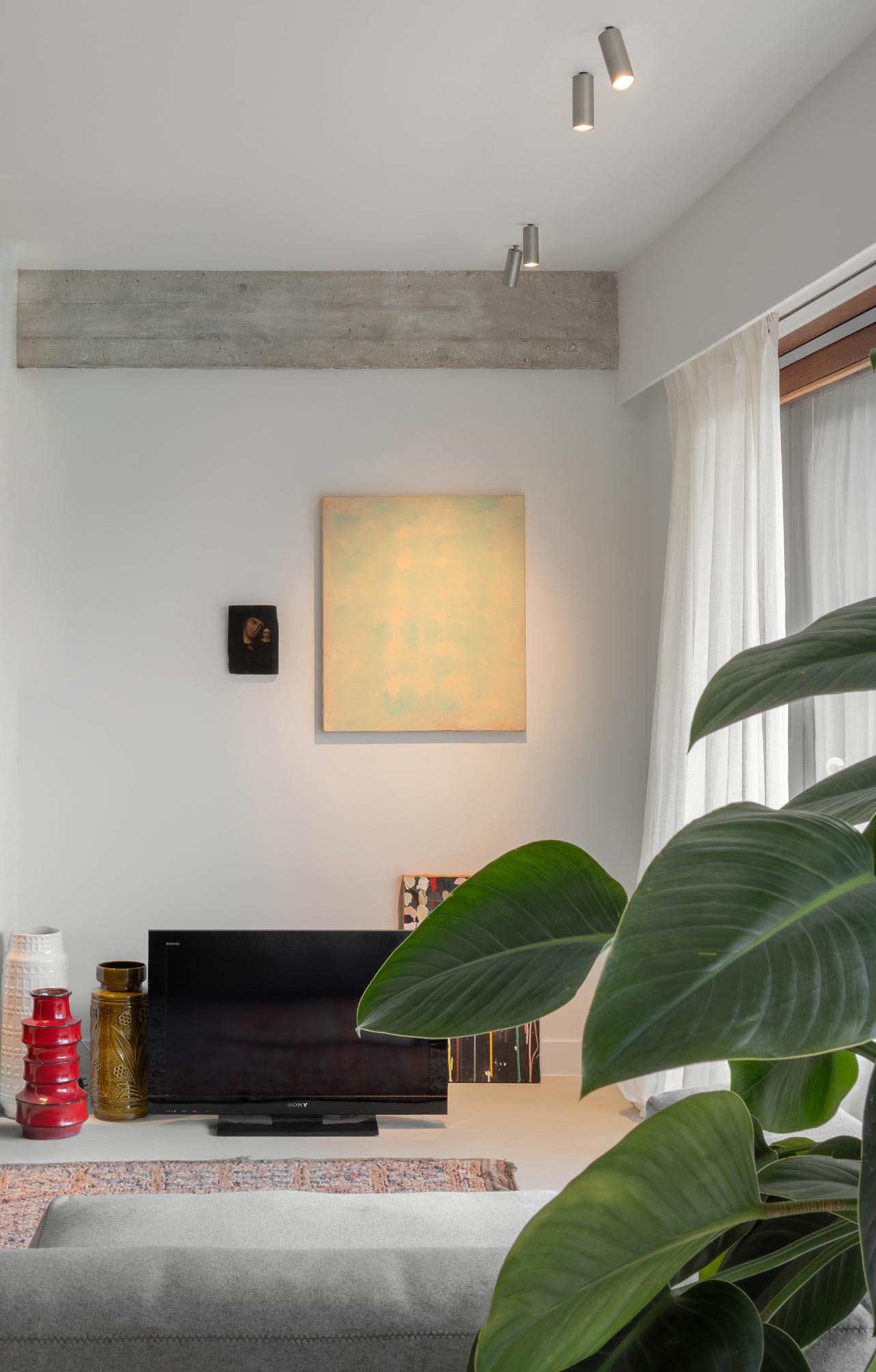 Puristischer Architekturstrahler von Deltalight