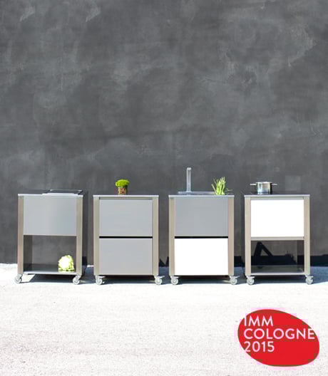 Die Küche rollt das Wohnzimmer auf! Modulares Küchensystem aus Südtirol.