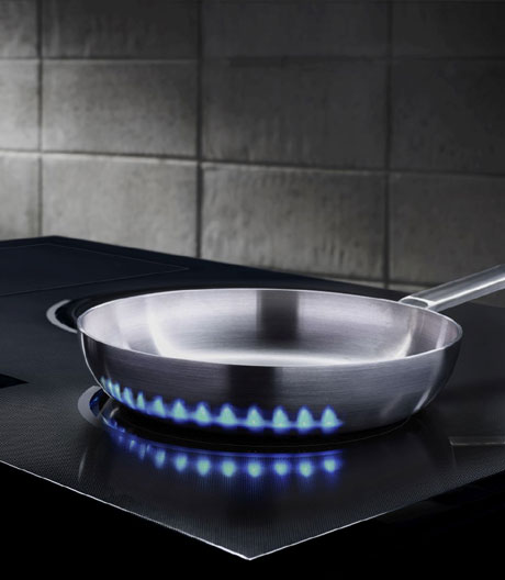 Feuer und (virtuelle) Flamme: Einbaugeräteserie von Samsung.
