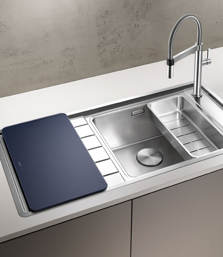 Praktisches Zubehör macht die Edelstahlspüle von Blanco zu einem Alleskönner