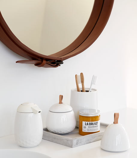 Ich hab das Bad schön! Das Kopenhagener Designduo FurnID entwirft für Kähler eine Kollektion von Badaccessoires.