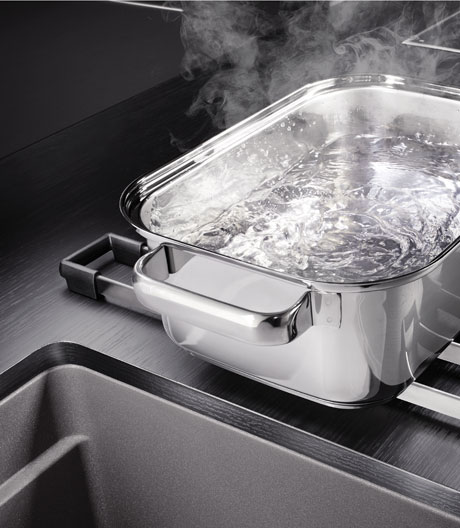 Blanco bringt ein Etagenbecken auf den Markt, dass aus einer Spüle eine praktische Vorbereitungs- und Abspülzone macht