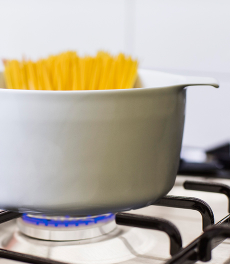 vielseitige Kochtöpfe aus Porzellan von Eschenbach