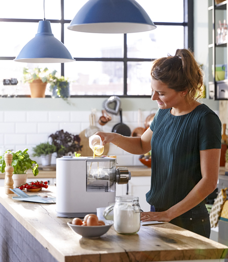 Velocissima! Philips stellt  auf der Berliner Elektronikmesse ein Gerät vor, das in 18 Minuten 450 Gramm Pasta herstellt