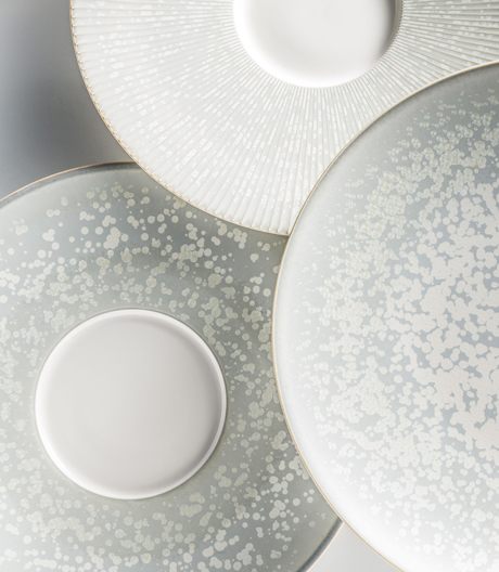 Jaune de Chrome präsentiert auf der Paris Design Week feinsinniges Porzellan in subtilen Farbtönen