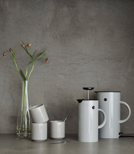 Stelton lanciert seinen Isolierkannen-Klassiker von Erik Magnussen als elektrischen Wasserkocher.