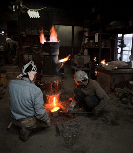 Des Topfes Schmied: Kochgeschirr aus Gusseisen, das in Japan handgefertigt wird