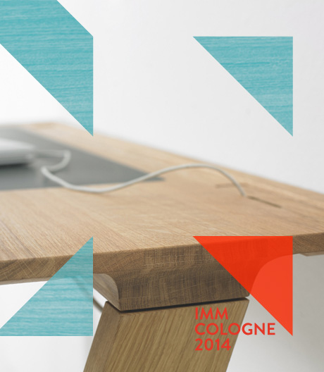 Bequem an die Wand lehnt sich dieser Sekretär des niederländischen Herstellers Arco