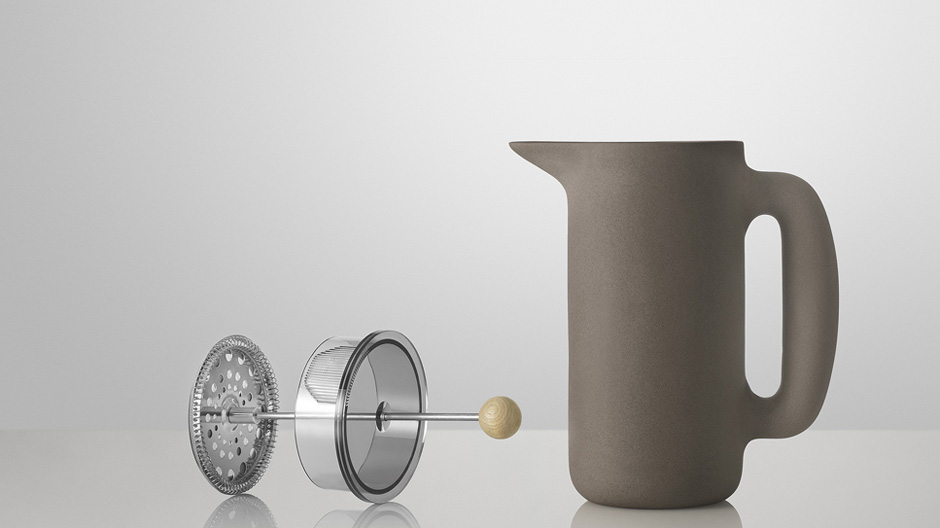 Koffeinschub: Ein Kaffeebereiter aus Steinzeug