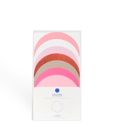 Mit den farbigen Blättern dieser Tischleuchte kann man das Licht wachsen lassen.