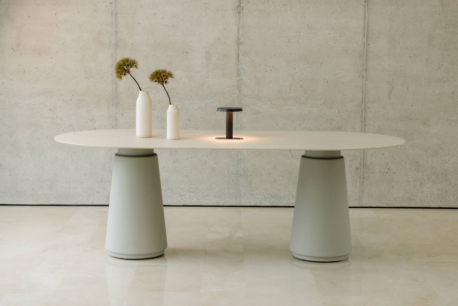 Klassisch inspirierte Tischkollektion von Odosdesign für Actiu