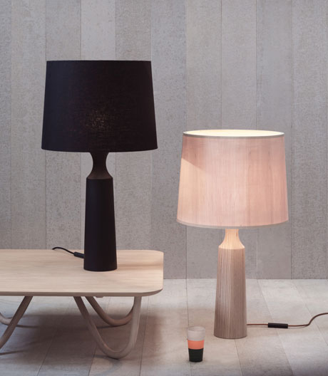 Wie ein Scherenschnitt: die neue Tischleuchte von Pinch.