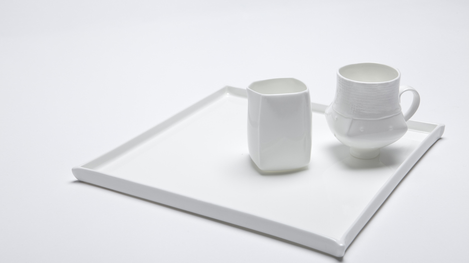 Origami, made of Porcelain. Porzellanobjekte von Ann Van Hoey.