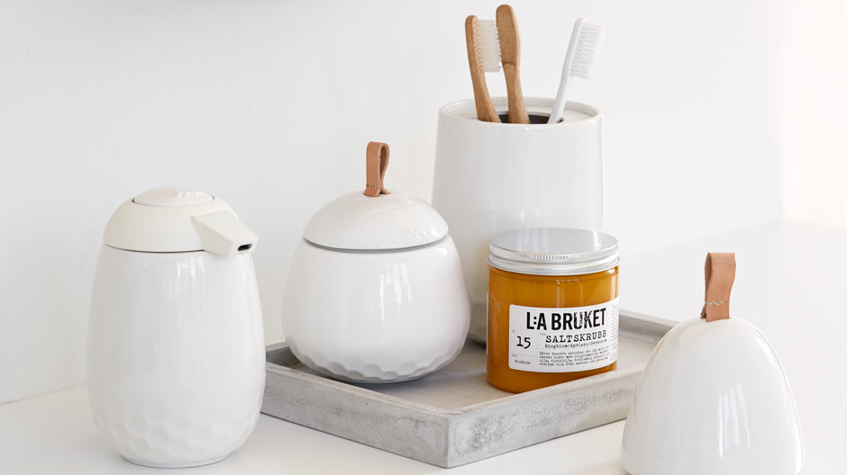 Ich hab das Bad schön! Das Kopenhagener Designduo FurnID entwirft für Kähler eine Kollektion von Badaccessoires.