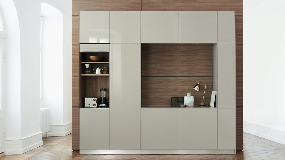 Praktisches Inneres mit eleganter Lamellenfront