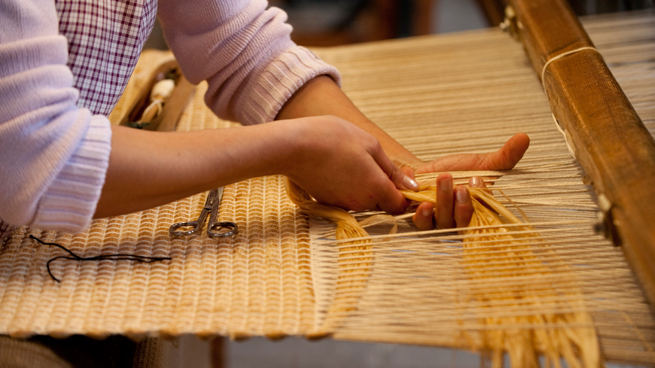 Gewebter Farb- und Musterreigen: La Manufacture Cogolin fertigt in Südfrankreich kunstvolle Teppiche.