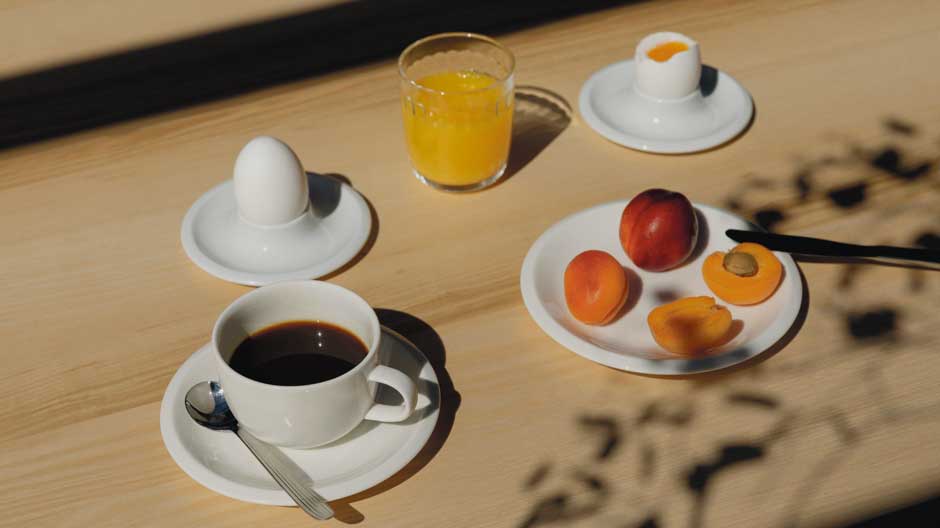 Eine Ode an die Einfachheit ist Jasper Morrisons Tableware-Entwurf für den finnischen Hersteller Iittala