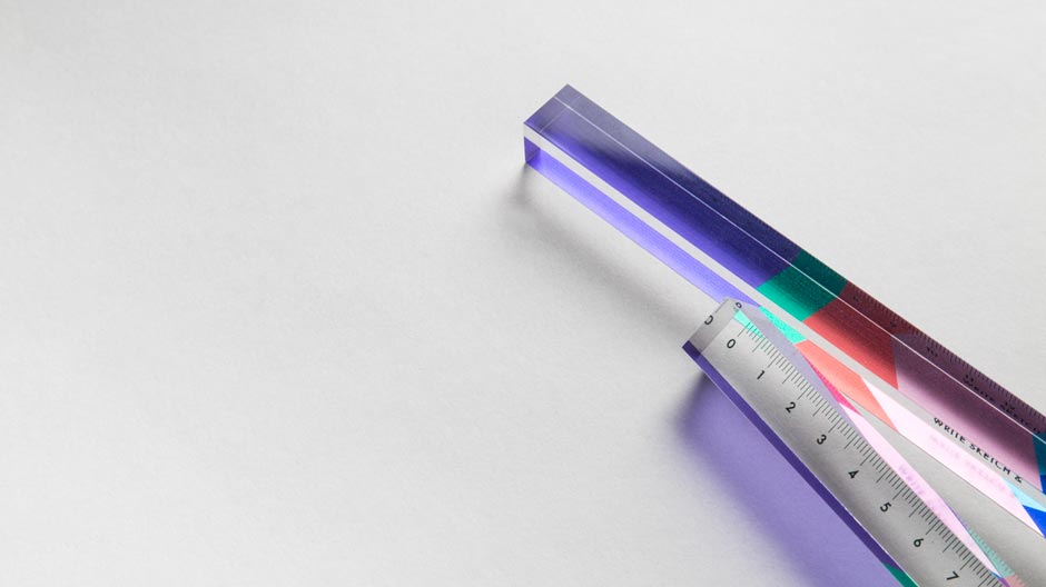 Musterwild und farbenfroh: Lineal als Dekorationsobjekt vom Mailänder Label Write Sketch &.