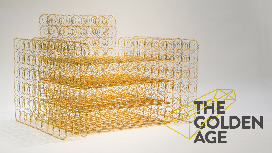 Sessel mit Geschichte: Die vergoldeten Matratzensprungfedern haben eine kriegerische Vergangenheit