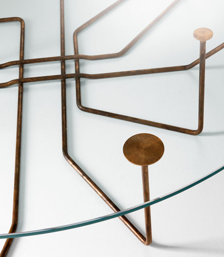 Zieht die Blicke auf sich: eine Tischfamilie von Massimo Castagna.