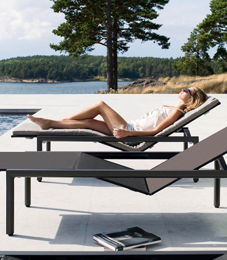 Eine Liege des belgischen Designerduos Merckx & Maes für  Tribù