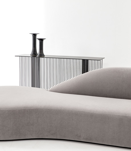 Samt trifft weiche Kante: Eine fließende Polsterkollektion des spanischen Designers Antonio Rodriguez