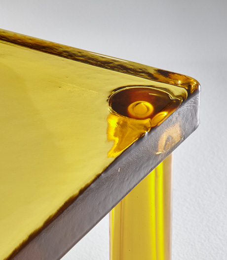 Durchgehende Transparenz: Ein gläserner Couchtisch von Ronan & Erwin Bouroullec.