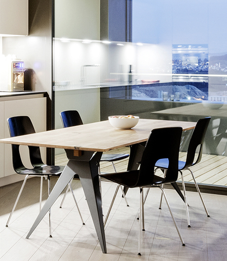 Schwungvoll Sitzen: Ein ikonischer Möbelentwurf des Zürcher Designers Hans Georg Bellmann