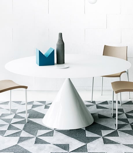 Ausbalancierte Eruption: der Tisch des britischen Designers Marc Krusin