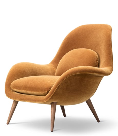 Einladende Geste: weich fließender Sessel von Space Copenhagen