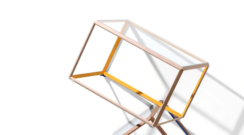 Stapelbares Vakuum: Ein Beistelltisch des israelischen Designers Ron Gilad für Molteni & C.