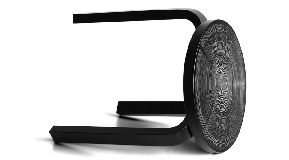 Der Hocker Rings von Nao Tamura ist eine Reminiszenz an den stool 60 von Alvar Aalto.