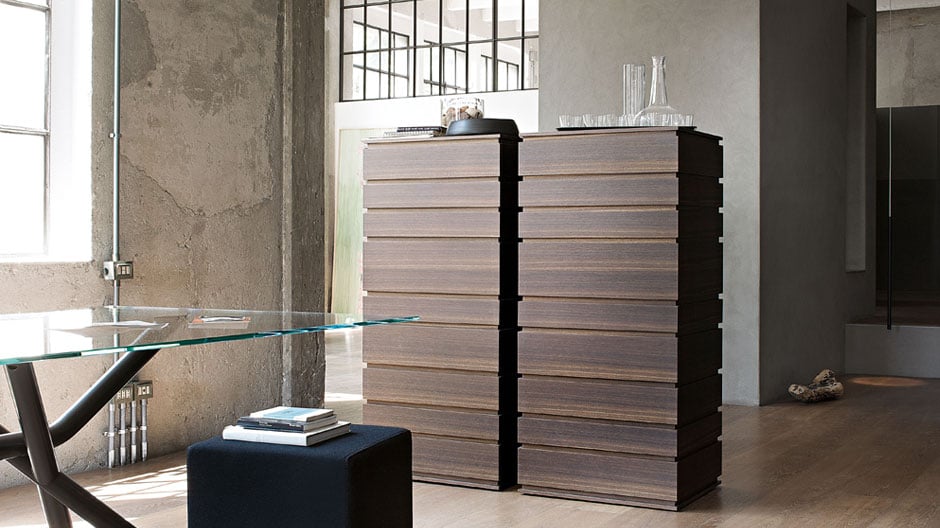 Neun Schübe für sieben Sachen: ein Schrank des italienischen Designers Alessandro Dubini