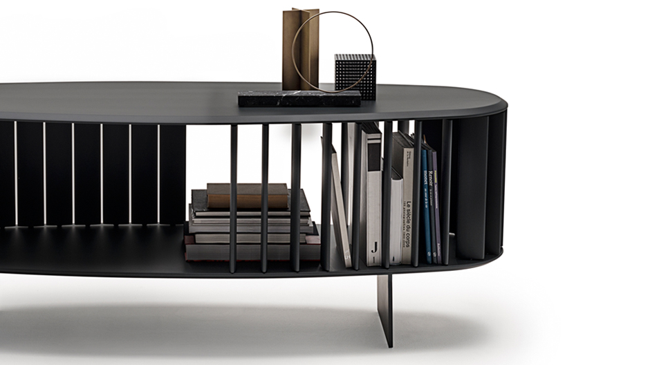 Oval statt kubisch: ein Sideboard mit wechselnden Durchblicken