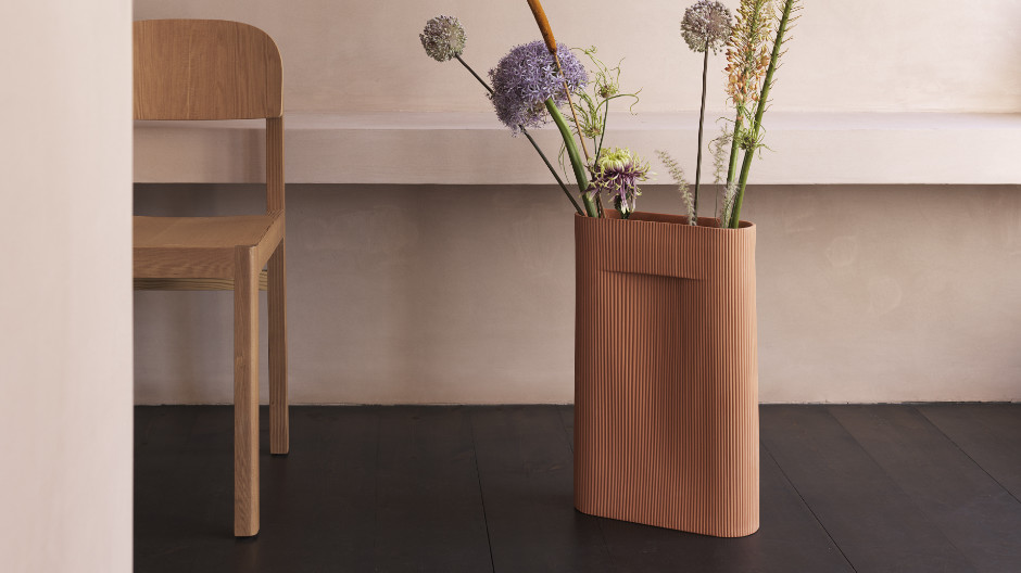Mal Vase, mal Skulptur: der Entwurf von Studio Kaksikko, inspiriert von einer Pariser Eingangstür.
