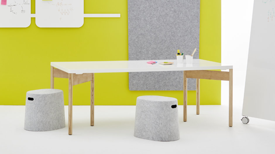Ein wandelbares Arbeitswerkzeug ist der Tisch von Jörg Boner und Moving Walls.