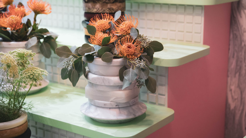 Von Bakelit-Schmuck inspirierte Vasenkollektion von Cristina Celestino für Budri