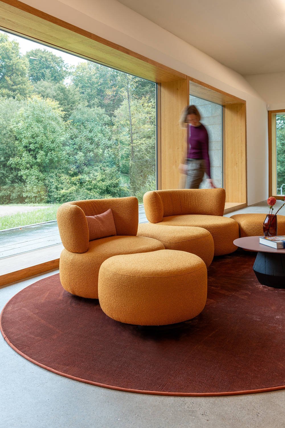 Modulare Sitzmöbelserie mit Stuhl, Loungesessel, Ottomane und Verbindungselementen von KFF