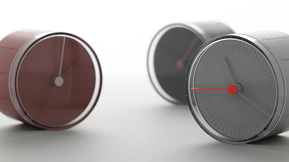 Die analoge Weltuhr von Cloudandco ist Zeitanzeiger und Reisekumpan.