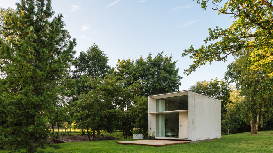 Fast zu schön, um wahr zu sein: Ein intelligentes Mini-Fertighaus, das mehr Energie erzeugt, als es verbraucht.