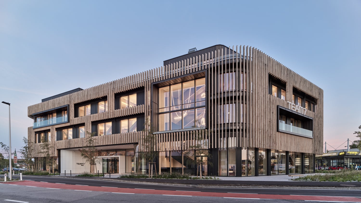 Die Team 7 Welt von Matulik Architekten mit Vestre-Outdoormöbeln