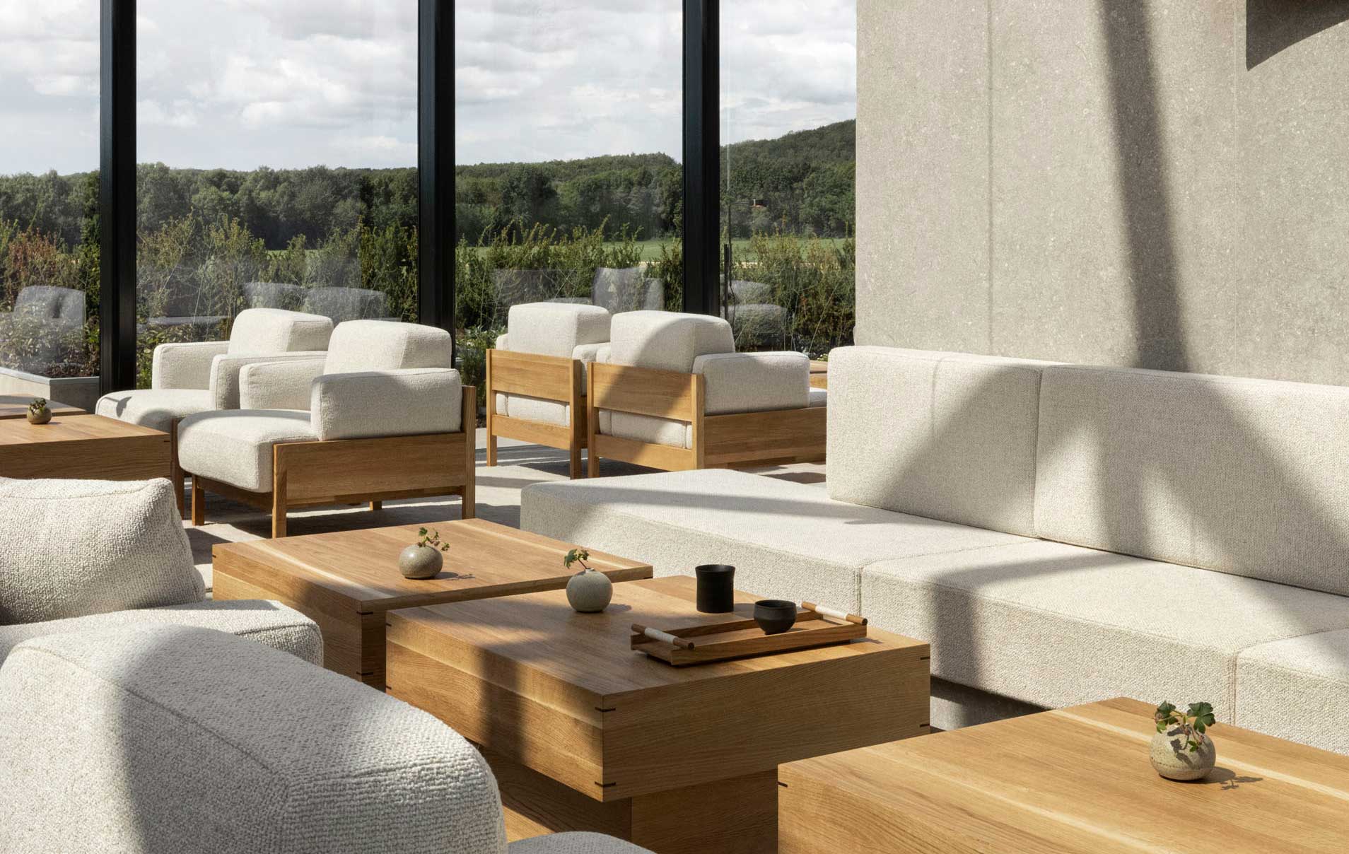 Restaurant von Norm Architects mit Möbeln von Karimoku