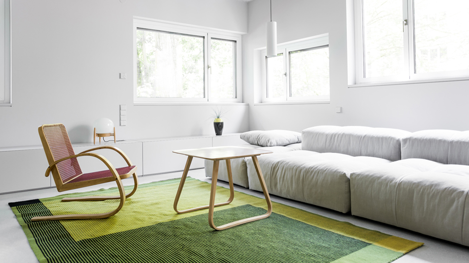 Wie Reduktion und Sinnlichkeit zusammenpassen, zeigt dieser Innenausbau in Prenzlauer Berg.