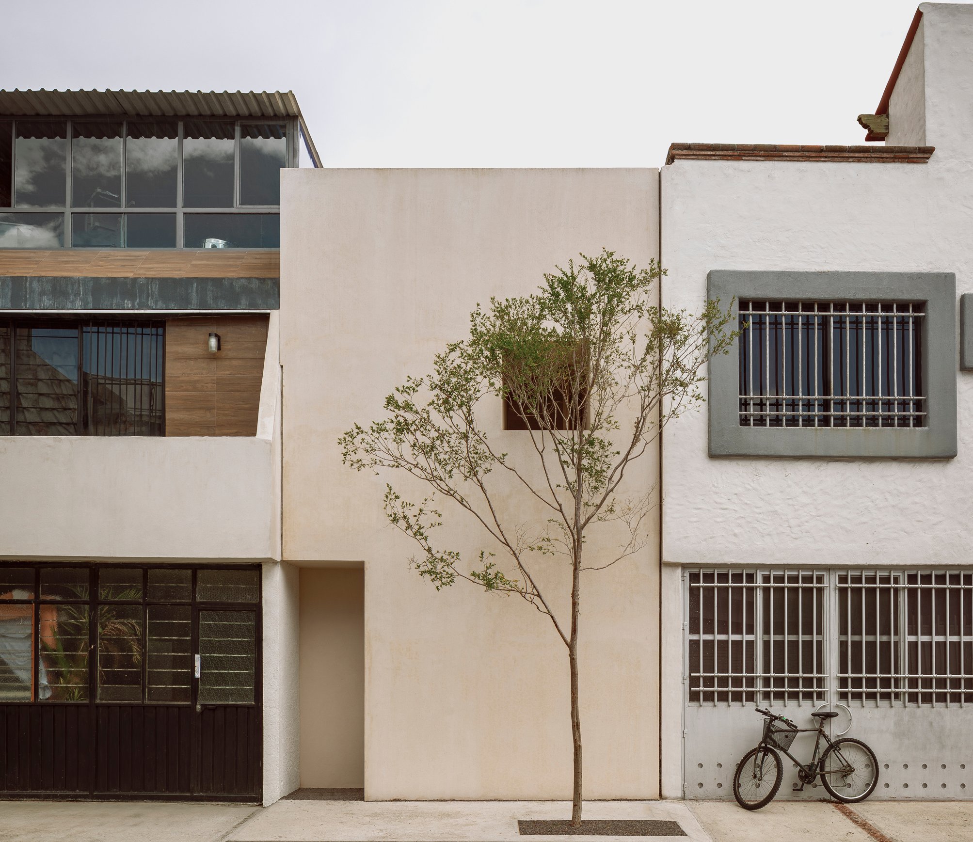 Ein fast fensterloses Wohnhaus in Mexiko von HW Studio
