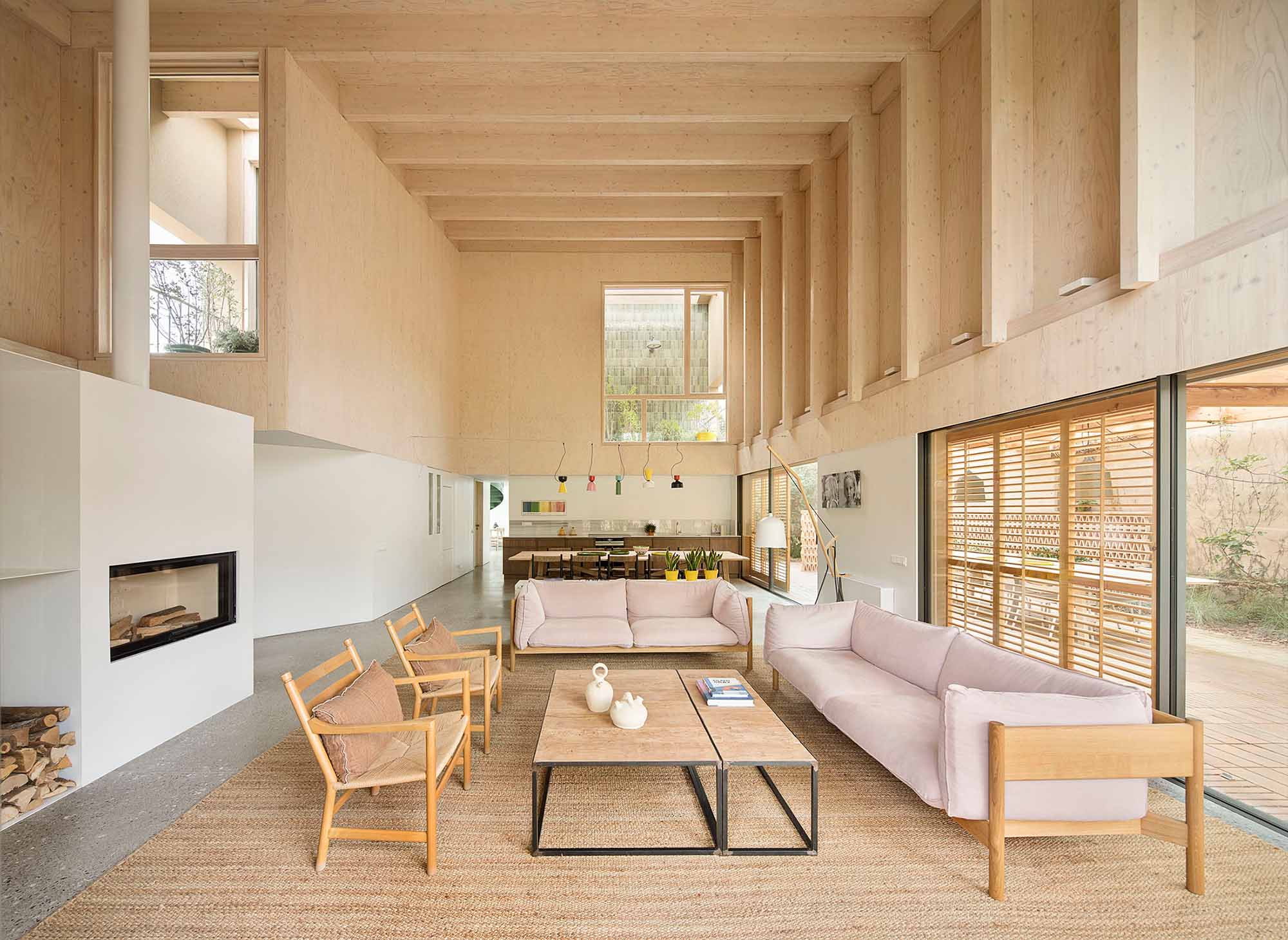 Nachhaltiges Wohnhaus von PMMT in Girona